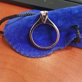 Кольцо с бриллиантом 0,5ct. (цвет 2 / чистота 2)