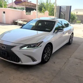 Lexus ES 350 2019