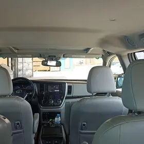 Toyota Sienna 2018