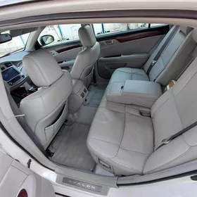 Toyota Avalon 2011