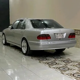 Mercedes-Benz E320 2000