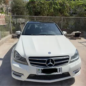 Mercedes-Benz C300 2012