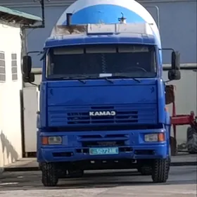 Kamaz 6520 2011