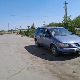 Toyota Sienna 2000