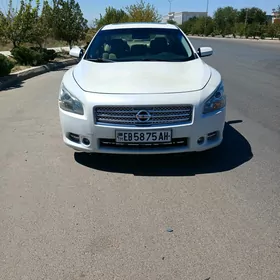 Nissan Maxima 2010