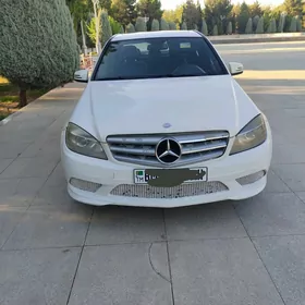 Mercedes-Benz C300 2011