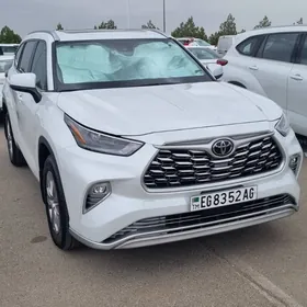 Toyota Highlander 2021