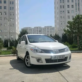 Nissan Versa 2011