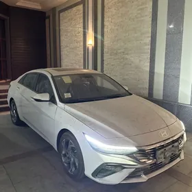 Hyundai Elantra 2025