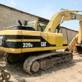 Caterpillar Excavator 2002