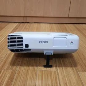 Epson proyektor/проектор
