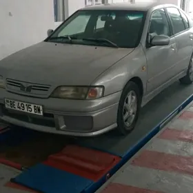 Nissan Primera 1994