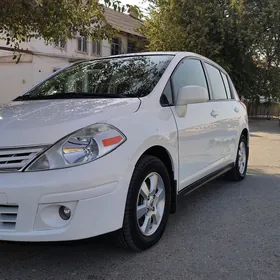 Nissan Versa 2012