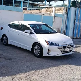 Hyundai Elantra 2020