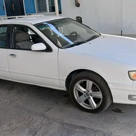 Nissan Cefiro 1995