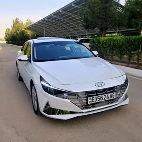 Hyundai Elantra 2022