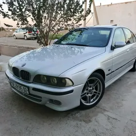 BMW M5 2003