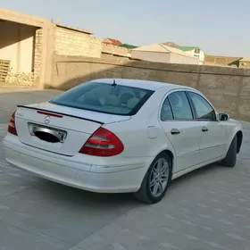 Mercedes-Benz E320 2004