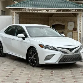 Toyota Camry 2020