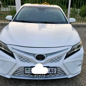 Toyota Camry 2018