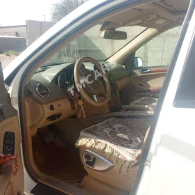 Mercedes-Benz ML350 2005