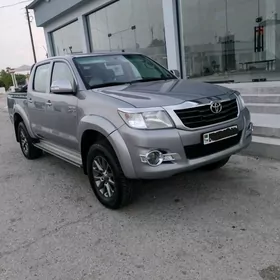 Toyota Hilux 2015
