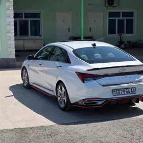 Hyundai Elantra 2021