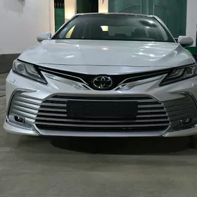 Toyota Camry 2024