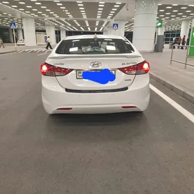 Hyundai Elantra 2013
