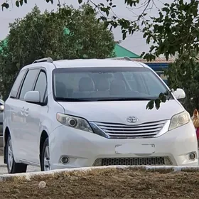 Toyota Sienna 2013