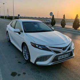 Toyota Camry 2021