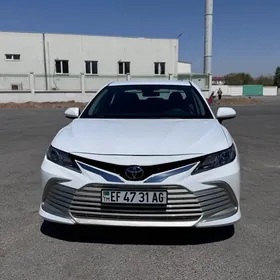Toyota Camry 2021