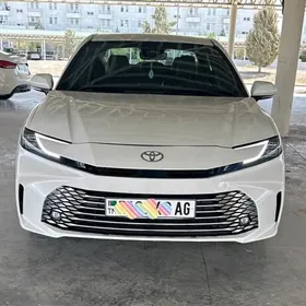 Toyota Camry Hybrid 2024