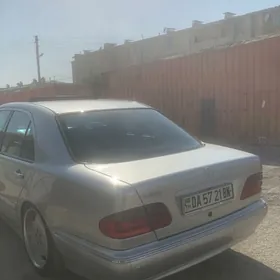 Mercedes-Benz E320 1999