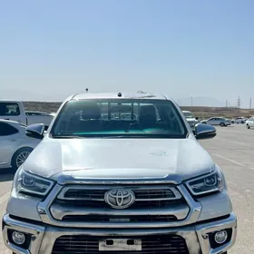 Toyota Hilux 2025
