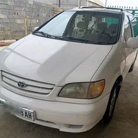 Toyota Sienna 2002