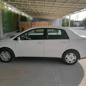 Nissan Versa 2010