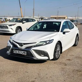 Toyota Camry 2021