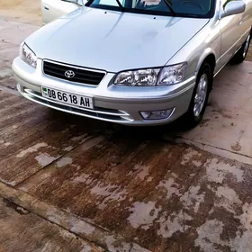 Toyota Camry 2000