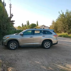 Toyota Highlander 2016