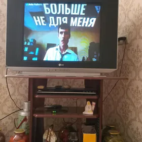 телевизор и подставка