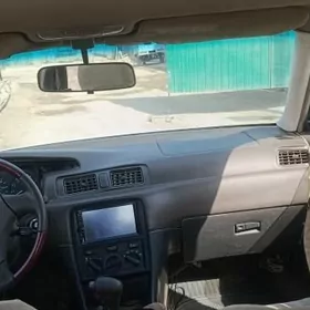 Toyota Vista 1995