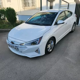 Hyundai Elantra 2020
