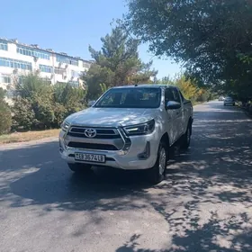 Toyota Hilux 2023