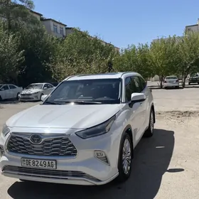 Toyota Highlander 2022