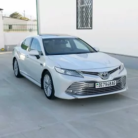 Toyota Camry 2020