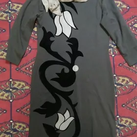 Платья