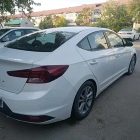 Hyundai Elantra 2020