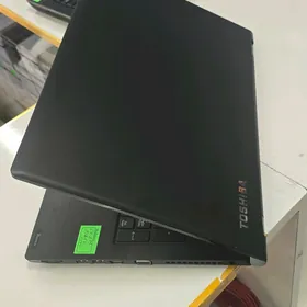 Toshiba i7 8th 8/256GB NVME