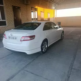 Toyota Camry 2011